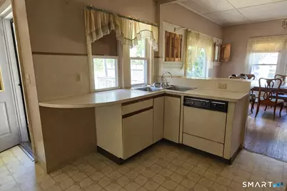 15 Warren Street, New London, CT 06320 - Photo 7