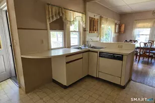 15 Warren St, New London, CT 06320 - Photo 7