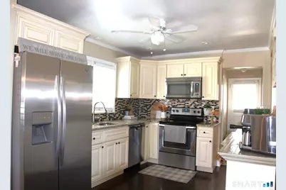 85 Glendale Avenue, Bridgeport, CT 06606 - Photo 9