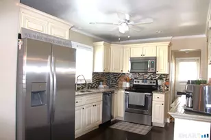 85 Glendale Ave, Bridgeport, CT 06606 - Photo 9