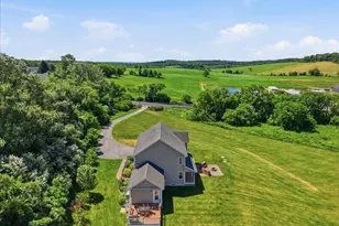 271 Putnam Rd, Pomfret, CT 06259 - Photo 9