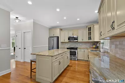 24 Warsaw Street, Fairfield, CT 06825 - Photo 5