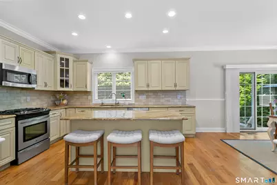 24 Warsaw Street, Fairfield, CT 06825 - Photo 3