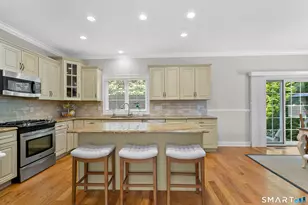 24 Warsaw St, Fairfield, CT 06825 - Photo 3