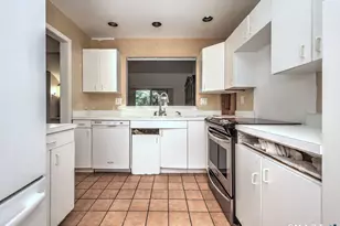 690 Forest Rd, West Haven, CT 06516 - Photo 13