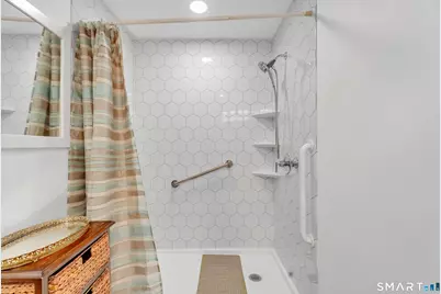 95 Cass Avenue, Wallingford, CT 06492 - Photo 17