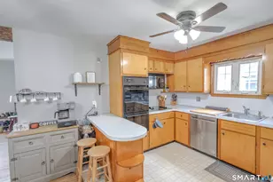 14 Auburn St, Danbury, CT 06810 - Photo 5