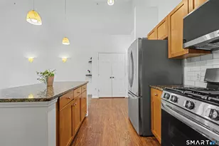25 Adams Ave, Stamford, CT 06902 - Photo 7