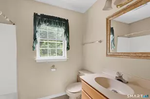 34 Laurel St, Enfield, CT 06082 - Photo 27