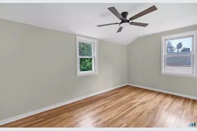 150-152 Alexander Drive, Bridgeport, CT 06606 - Photo 9