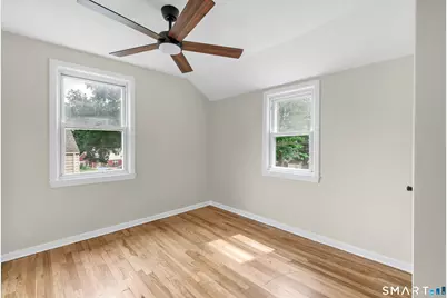 150-152 Alexander Drive, Bridgeport, CT 06606 - Photo 11