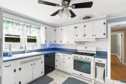 15 Liberty Street, Manchester, CT 06040 - Photo 11