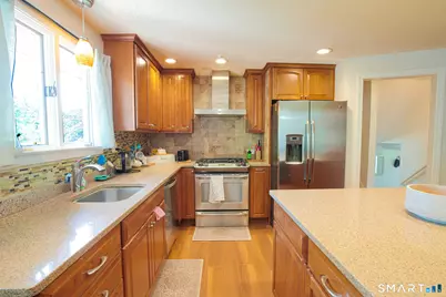 10 Eastwood Road, West Hartford, CT 06117 - Photo 7