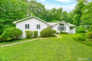 80 Wake Robin Ln, Stamford, CT 06903 - Photo 3