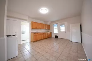 81 Myrtle Ave, Ansonia, CT 06401 - Photo 3