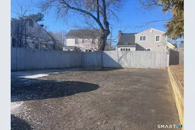 124 Thorpe Street, Fairfield, CT 06824 - Photo 23