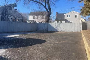 124 Thorpe St, Fairfield, CT 06824 - Photo 23