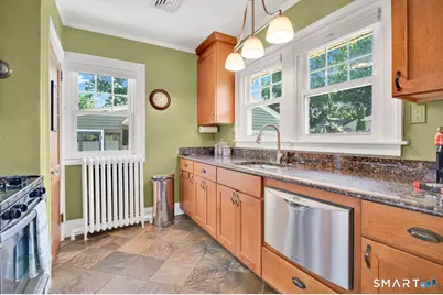 1391 Boulevard, West Hartford, CT 06119 - Photo 13