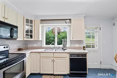 65 Deerfield Avenue, Middletown, CT 06457 - Photo 9