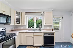 65 Deerfield Ave, Middletown, CT 06457 - Photo 9