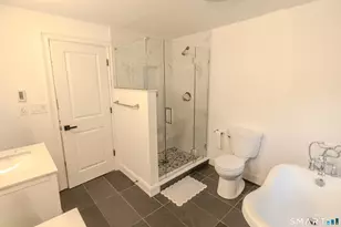 23 Washington St, Derby, CT 06418 - Photo 11