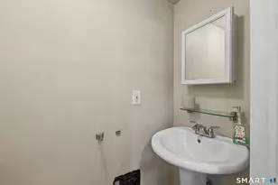 44 Toms Rd, Stamford, CT 06902 - Photo 19