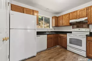 1 Beaver Brook Rd, Danbury, CT 06810 - Photo 9