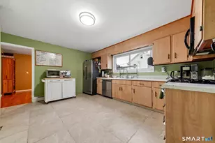 359-361 Pacific St, Bridgeport, CT 06604 - Photo 5