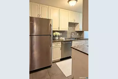 1000 Knapps Highway #14, Fairfield, CT 06825 - Photo 7