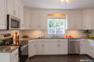30 Crested Ridge Court, Stratford, CT 06614 - Photo 9