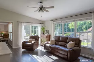 30 Crested Ridge Ct, Stratford, CT 06614 - Photo 19