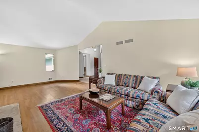 2 Merrywood, Simsbury, CT 06070 - Photo 5