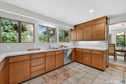 2 Merrywood, Simsbury, CT 06070 - Photo 11