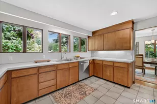 2 Merrywood, Simsbury, CT 06070 - Photo 11