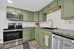34 Downer St, Stonington, CT 06379 - Photo 15