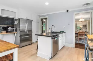 59 W Hill Dr, West Hartford, CT 06119 - Photo 9