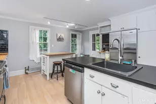 59 W Hill Dr, West Hartford, CT 06119 - Photo 7
