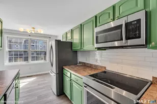 19 Hawthorne Dr, New London, CT 06320 - Photo 11