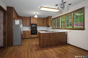 370 Hubbard Rd, Haddam, CT 06441 - Photo 9
