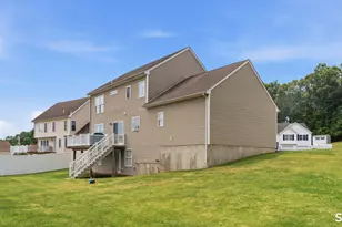 117 Hidden Valley Dr, Meriden, CT 06451 - Photo 3