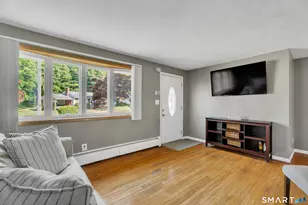27 Idle Ln, Meriden, CT 06451 - Photo 5