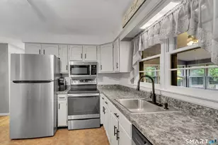 27 Idle Ln, Meriden, CT 06451 - Photo 15