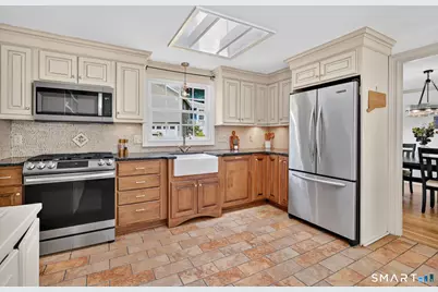 8 Virginia Lane, Simsbury, CT 06070 - Photo 11