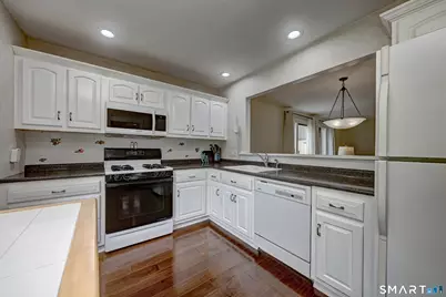 407 Montauk Lane #B, Stratford, CT 06614 - Photo 7