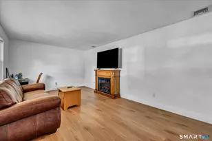 54 Manor Ln, South Windsor, CT 06074 - Photo 5