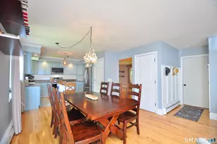 11 Spice Bush Ln, Bloomfield, CT 06002 - Photo 9
