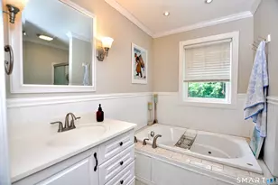11 Spice Bush Ln, Bloomfield, CT 06002 - Photo 23