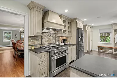 83 Lamplighter Lane, Fairfield, CT 06825 - Photo 9