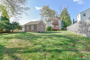 146 Warsaw St, Fairfield, CT 06825 - Photo 17