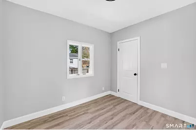 35 Front Avenue, West Haven, CT 06516 - Photo 23